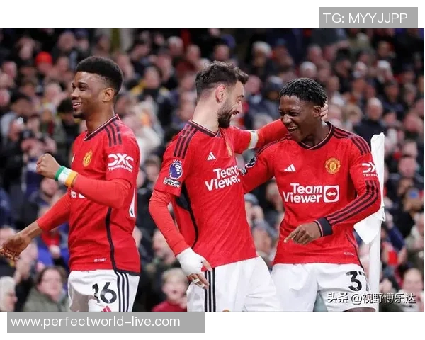 莱比锡大胜曼联六球狂潮红牌事件引发全场热议