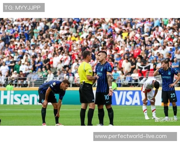 英超激战：那不勒斯与国米平局点球大战引发全场热烈反响